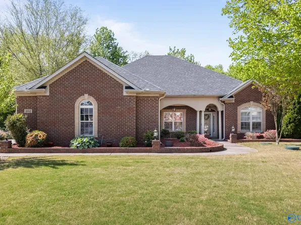 202 Waterbrook Ln, Harvest, AL 35749