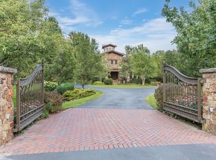 7S719 Donwood Dr, Naperville, IL 60540