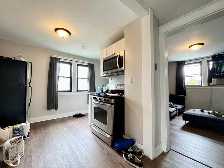 437 S 73rd St — Photo 5