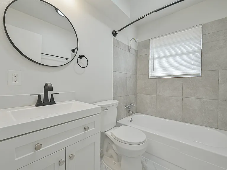 4720 SE 50th St — Photo 14