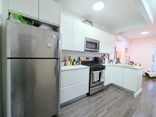 237 Frost St APT 2L, Brooklyn, NY 11211
