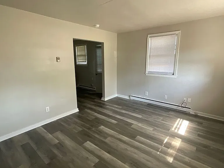 7919 Redmon Rd — Photo 11