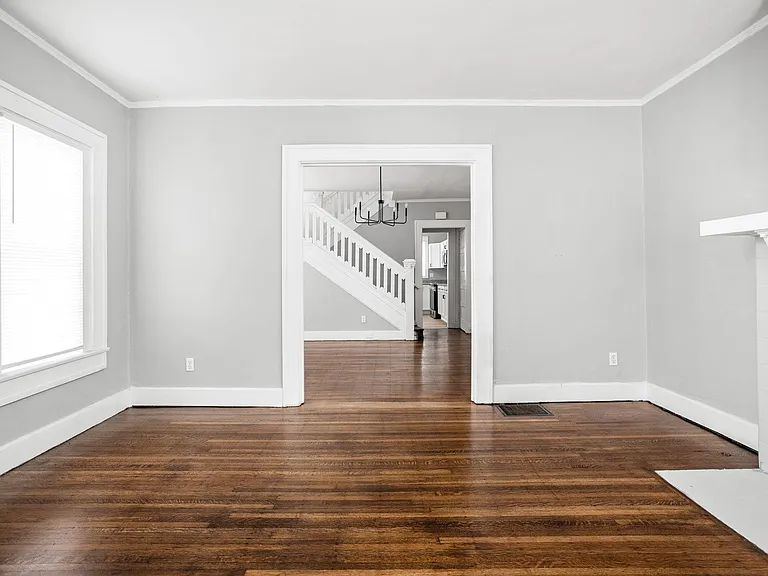 3247 N Park Ave — Photo 4