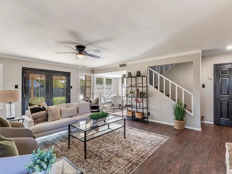 12901 Lamplight Village Ave — Photo 5