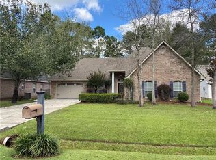 930 Chevreuil St, Mandeville, LA 70448