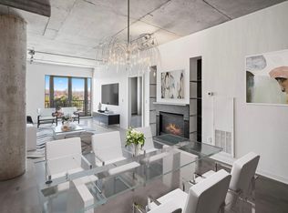 212 N 1st St APT 207, Minneapolis, MN 55401