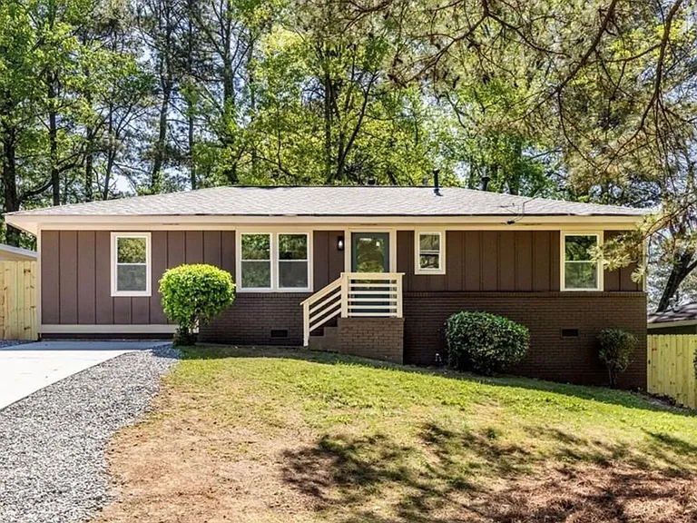2752 Marco Dr NW — Photo 1
