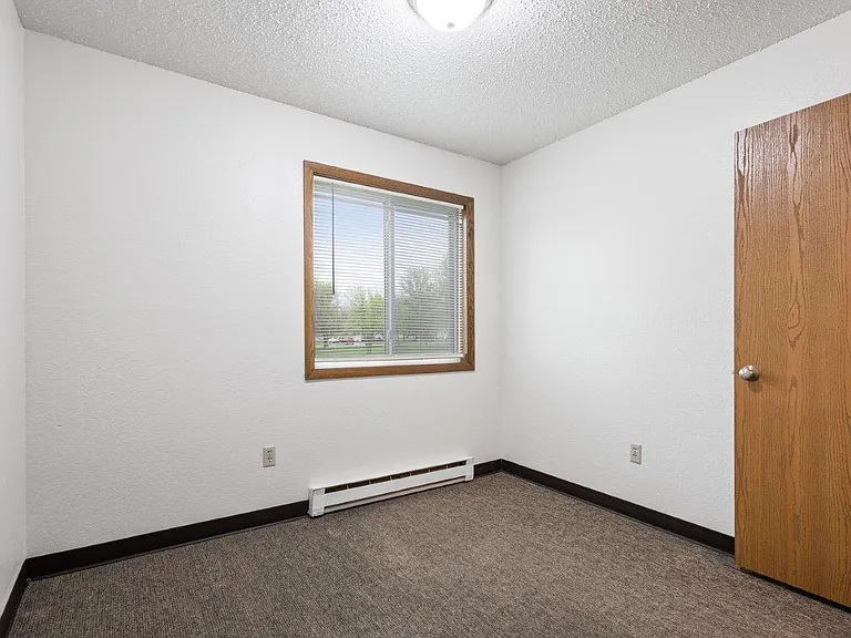 Huron Apartments — Photo 19