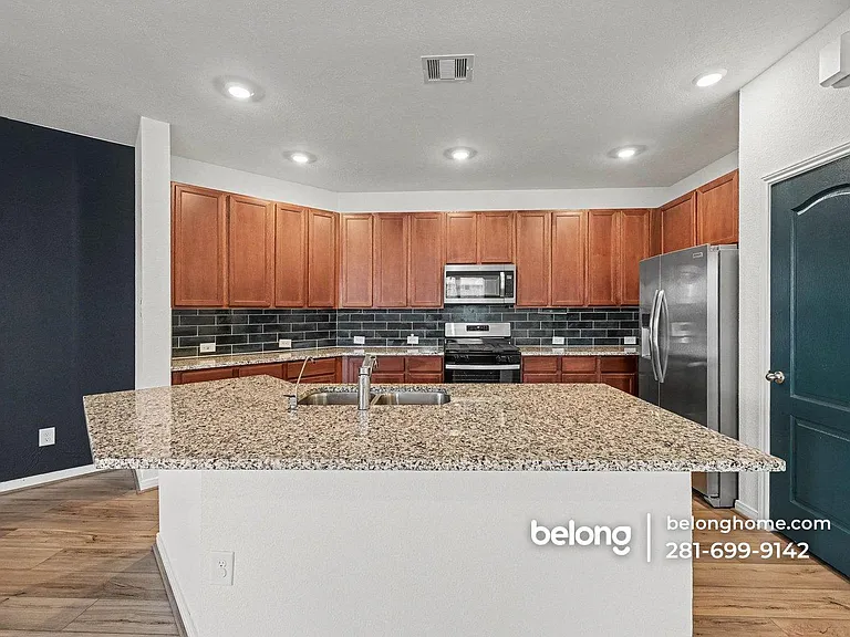 25403 Benroe St — Photo 5