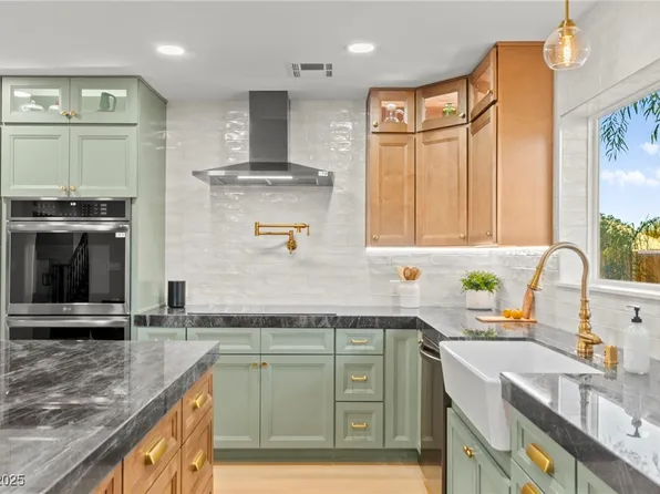 6920 Bradley Rd, Las Vegas, NV 89131