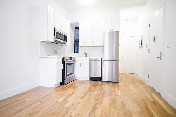 Rented by Nooklyn NYC LLC | media 7