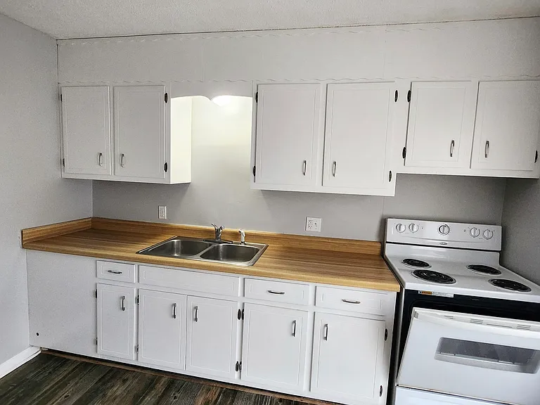 139-6 Kitchen