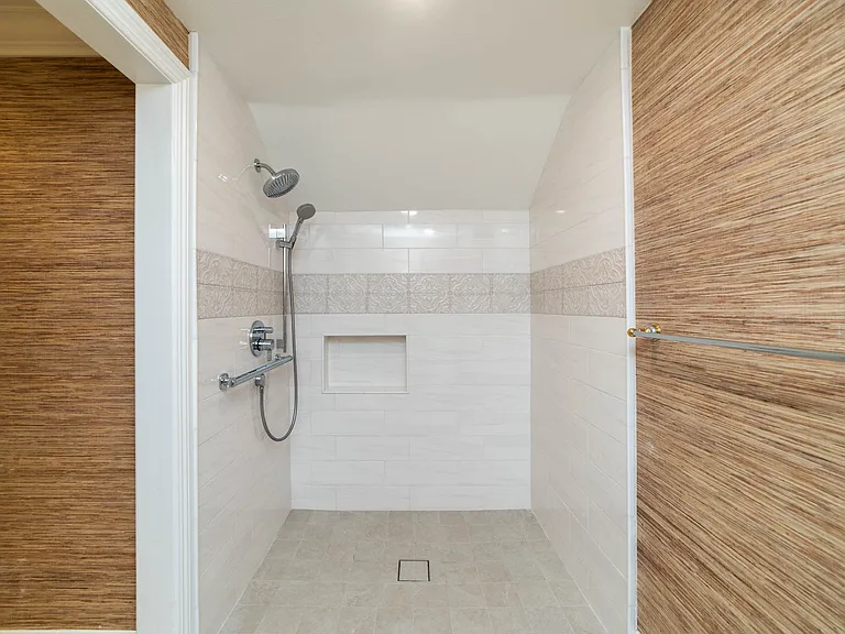 16832 Coral Cay Ln — Photo 40