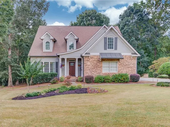 351 Fairway Cir, Monroe, GA 30656