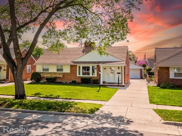 1675 Birchcrest Dr, Dearborn, MI 48124