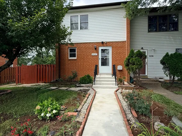 8238 Wycliffe Ct #4, Manassas, VA 20109