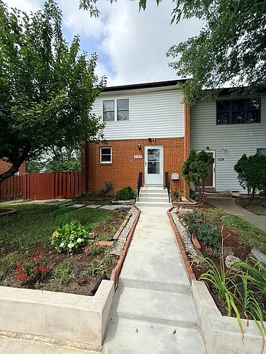 8238 Wycliffe Ct #4 Photo 1