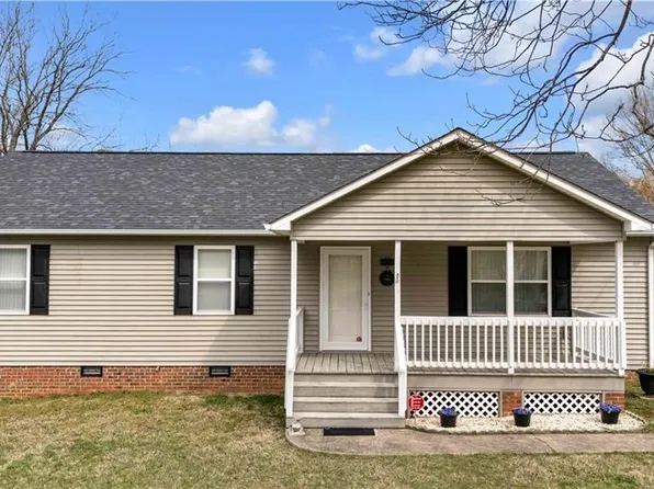 5175 Hillwood Dr, Kernersville, NC 27284