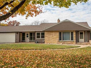 3521 Tucson Dr, Cedar Falls, IA 50613