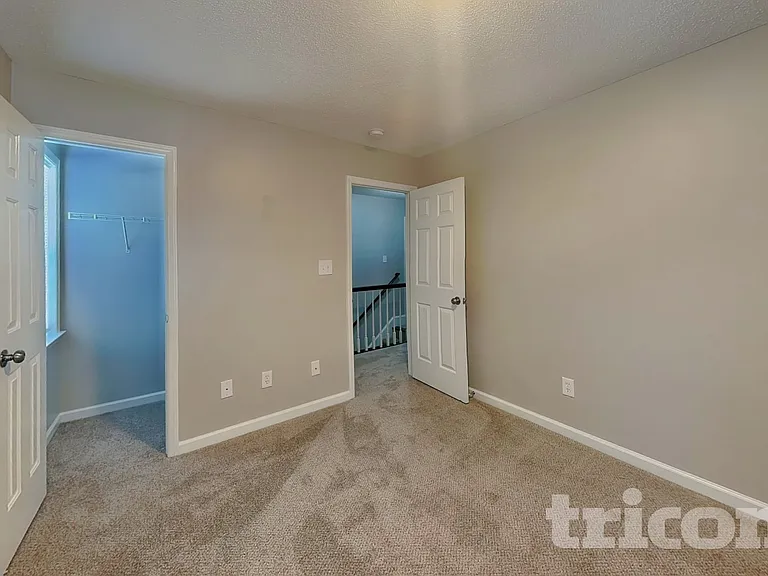 104 Roundtree Ct — Photo 13