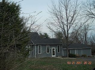 3 Cedar Ln, Saint Louis, MO