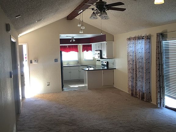 2nd image of 4 Buttercup Dr