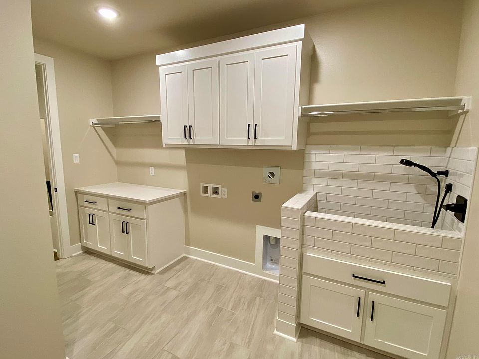 2nd image of 3021 Avilla Manor Trl