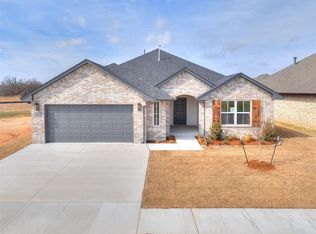 7621 Wilshire Woods Dr, Yukon, OK 73099
