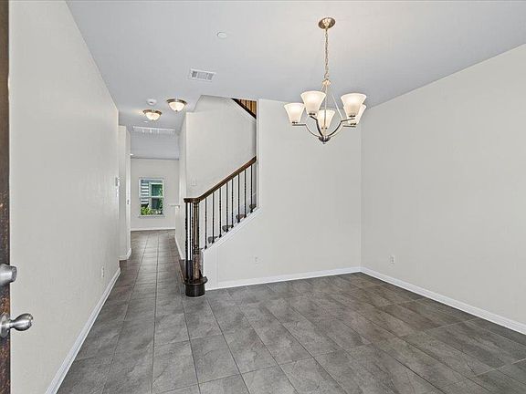 4th image of 1502 Airedale Rd #2502