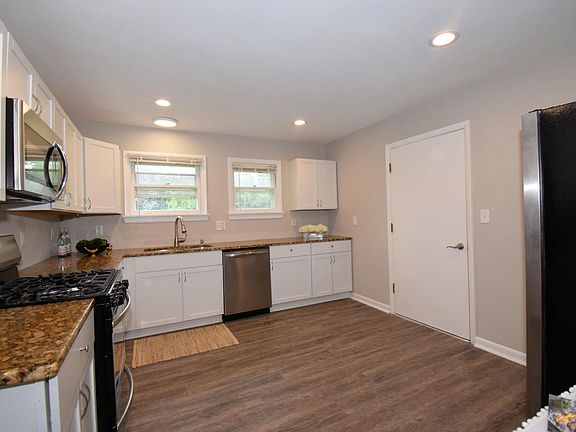 4th image of 5035 N 131st St