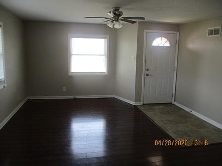 2nd image of 728 E 60th St