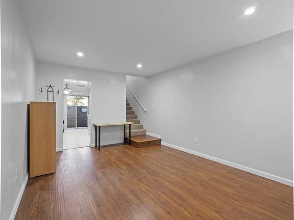 4th image of 7905 Agnes Ave Unit 10