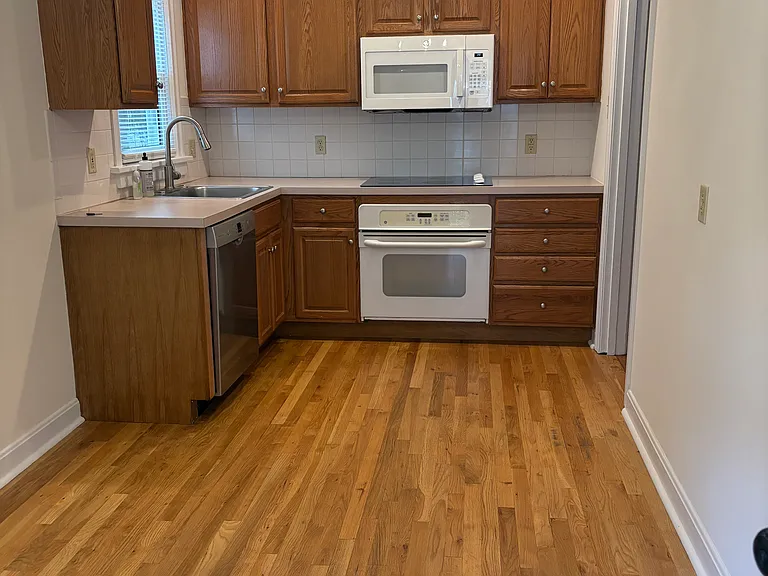 613 Evans Ave — Photo 4