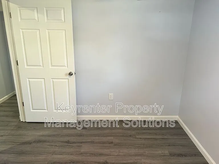 421 N Charlotte Ave — Photo 31