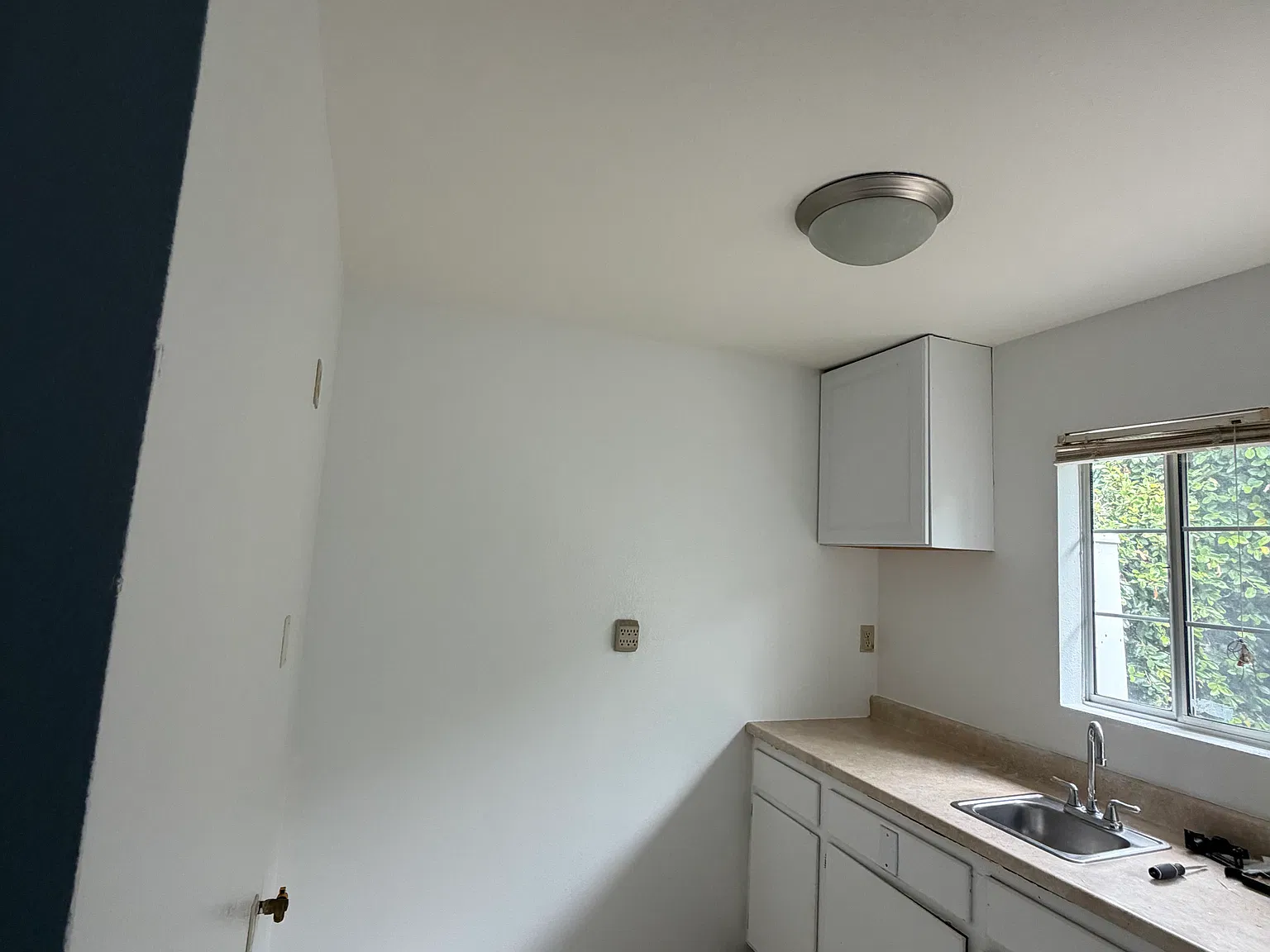 274 W Duarte Rd — Photo 1