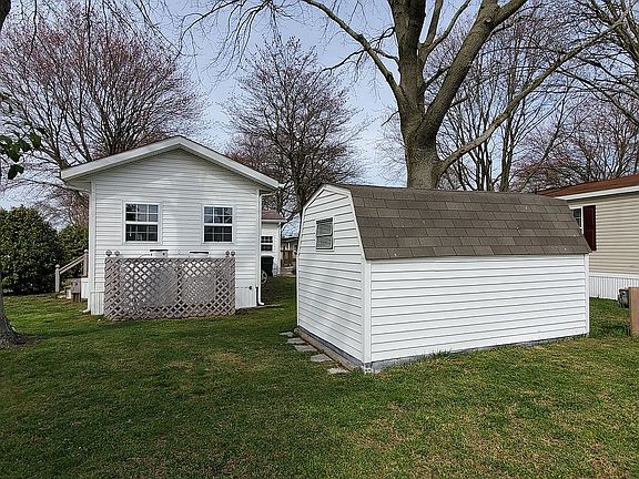 3rd image of 37665 W Shady Dr