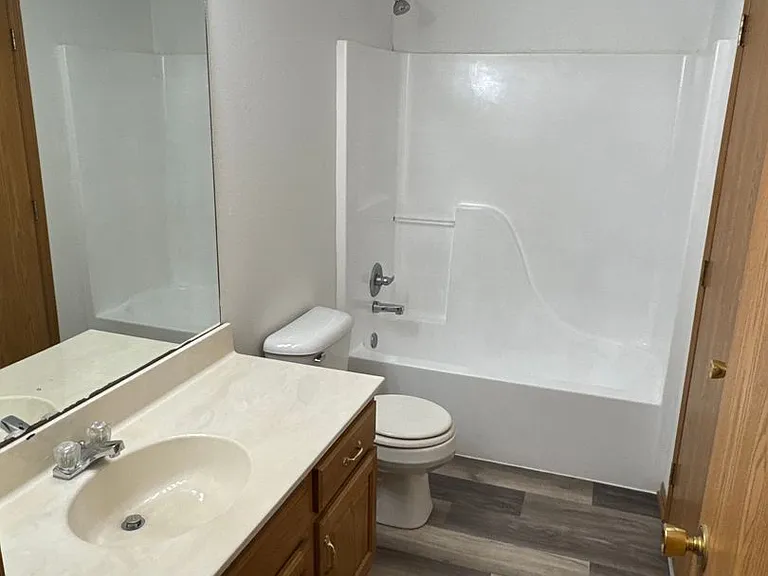 Boulder Ridge Apartments and Townhomes — Photo 17