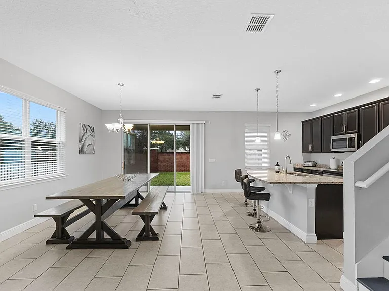 206 Aberdeen St — Photo 5
