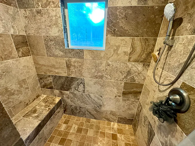 Ensuite bathroom shower for primary bedroom