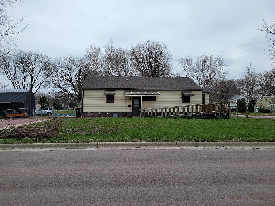 1st image of 803 N Elm St