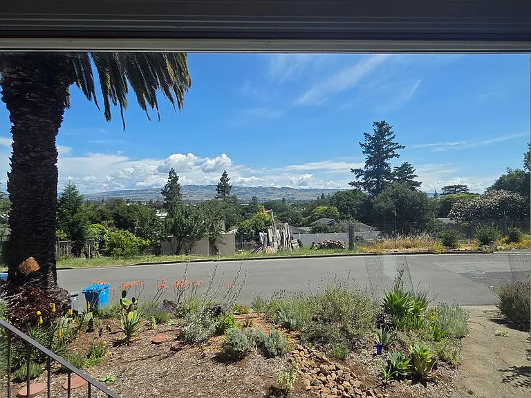 5 Nob Hill Ter — Photo 3