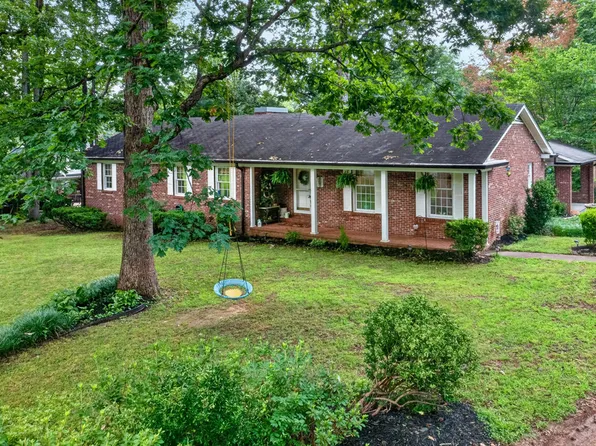 1207 Dogwood Dr E, Murray, KY 42071