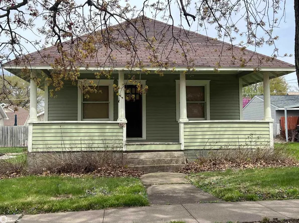 307 5th Ave E, Oskaloosa, IA 52577