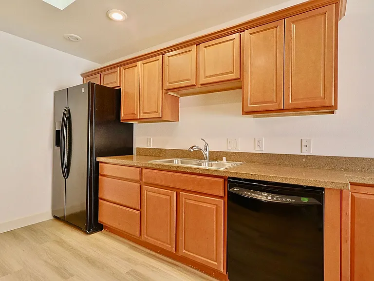 3181 Pinehurst Dr #D — Photo 14
