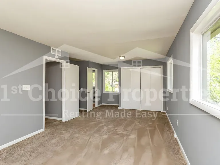 1332 Lake Ln NE — Photo 15