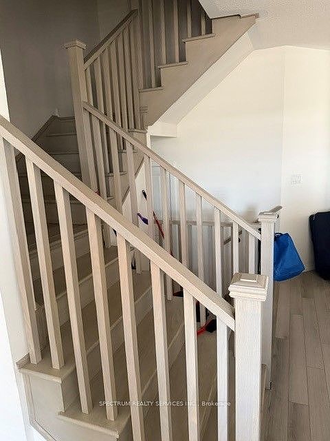 2nd image of 1546 Rose Way