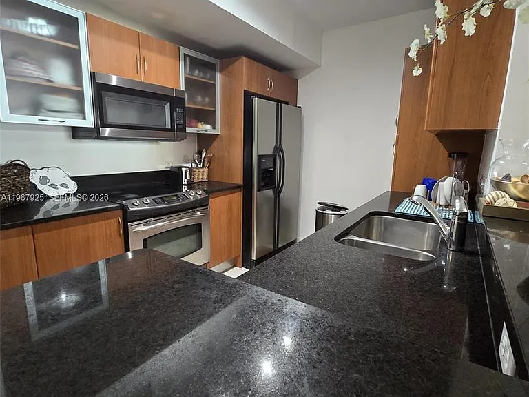 18800 NE 29th Ave #321 — Photo 6