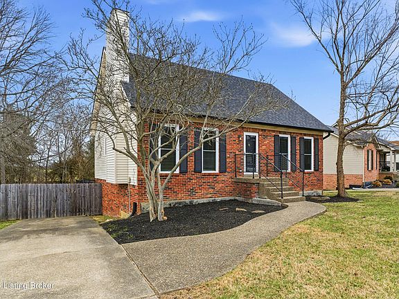 3rd image of 532 Hunting Hills Dr