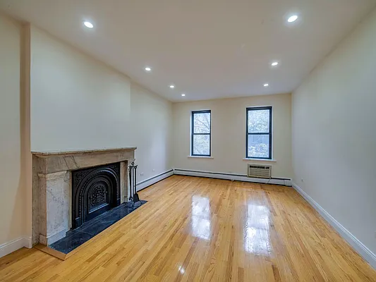 Rented by MNS | media 1