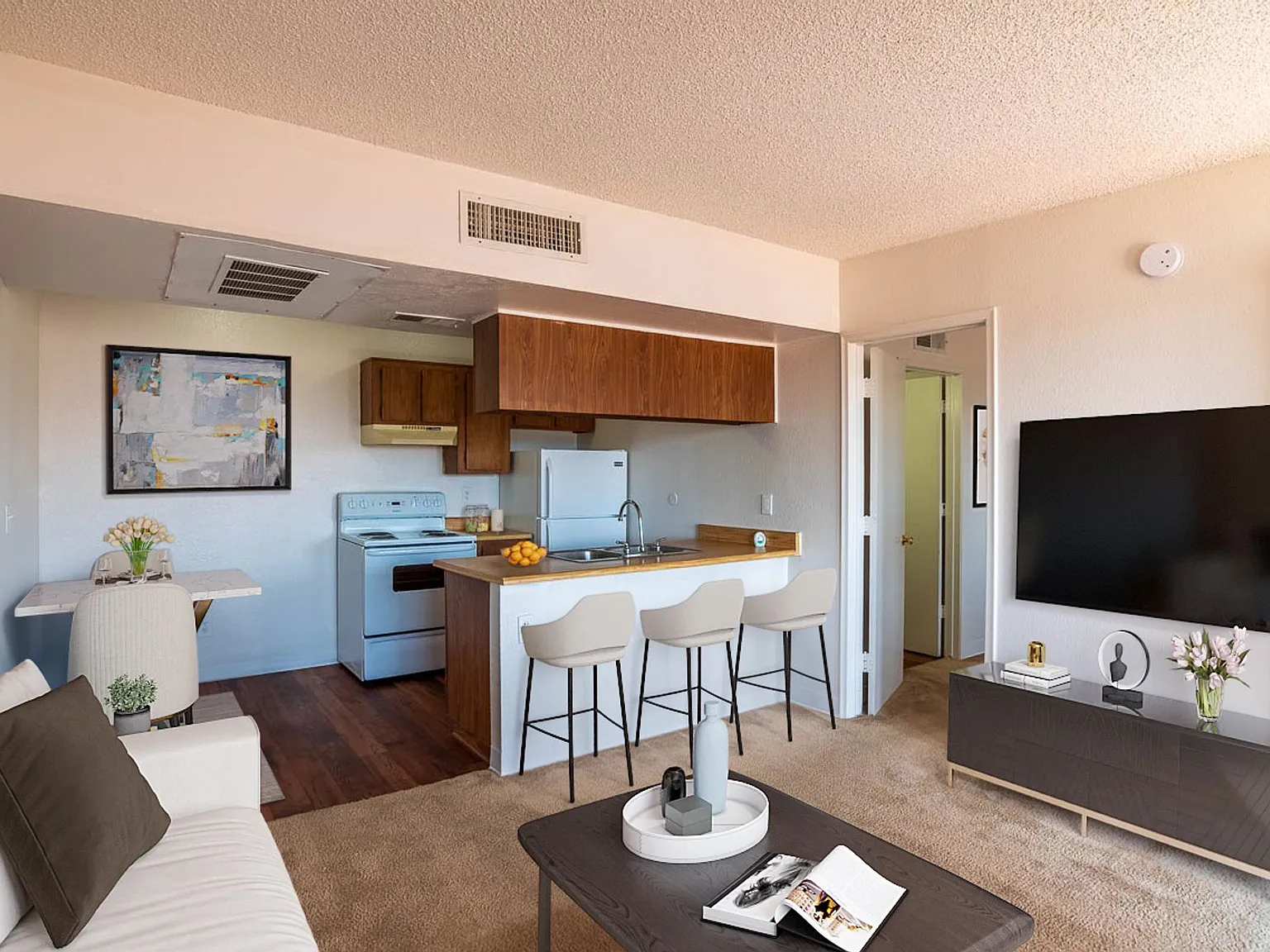 Falcon Court Apartments — Photo 3